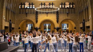 251002_CVU Flashmob boekuitreiking_IsabelleCornet-3